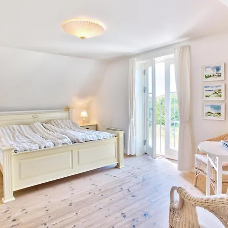 Vakantiehuis 8 Bedroom Beautiful In *