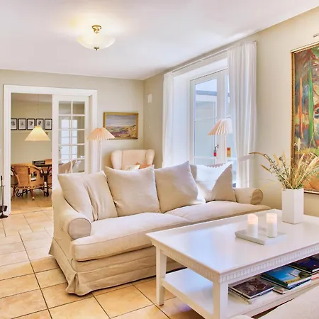 8 Bedroom Beautiful In Vakantiehuis *
