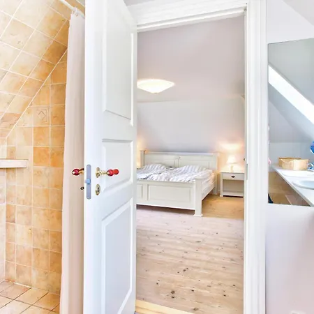 8 Bedroom Beautiful In *