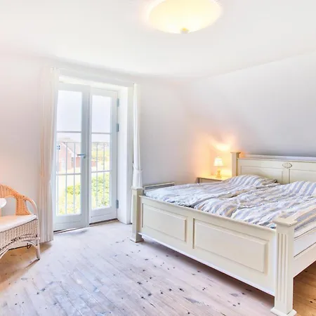 8 Bedroom Beautiful In Holiday home *