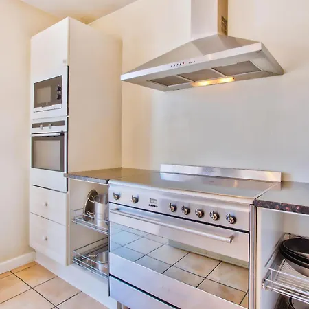 8 Bedroom Beautiful In *