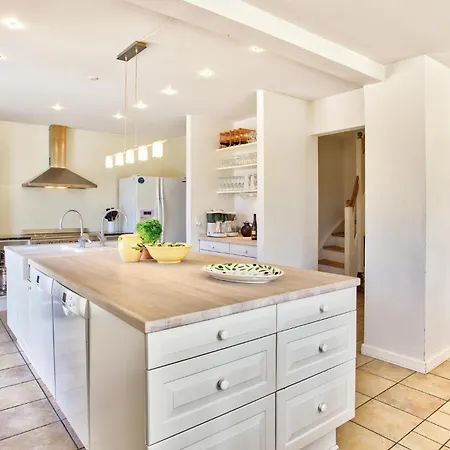 8 Bedroom Beautiful In Blavand