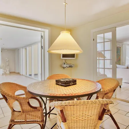 8 Bedroom Beautiful In Vakantiehuis *