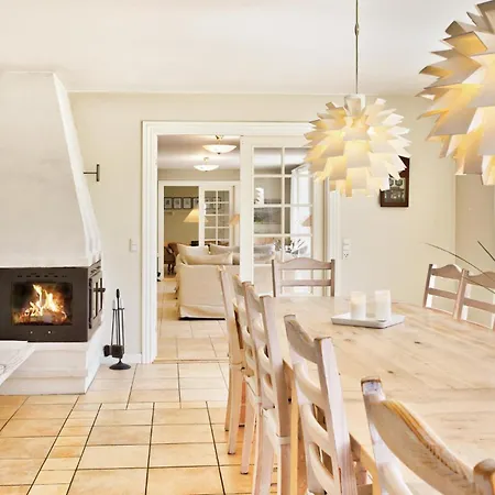 8 Bedroom Beautiful In Vakantiehuis *