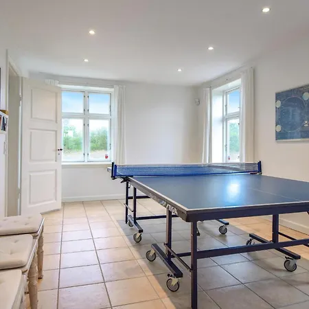 Vakantiehuis 8 Bedroom Beautiful In *