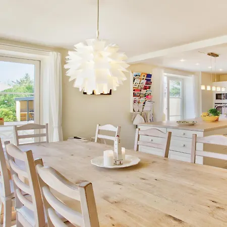 8 Bedroom Beautiful In Blavand