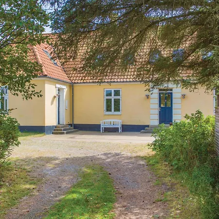 Holiday home 8 Bedroom Beautiful In *