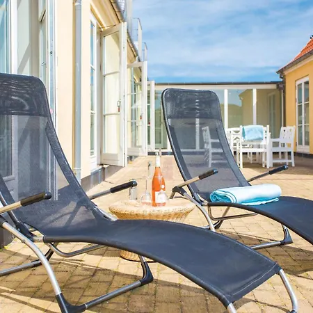 8 Bedroom Beautiful In Vakantiehuis Blåvand