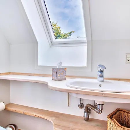 8 Bedroom Beautiful In