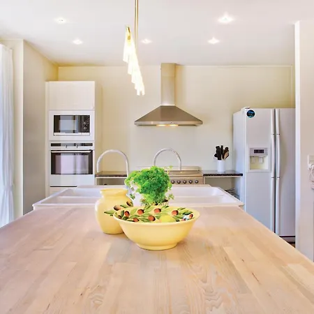 8 Bedroom Beautiful In Vakantiehuis *