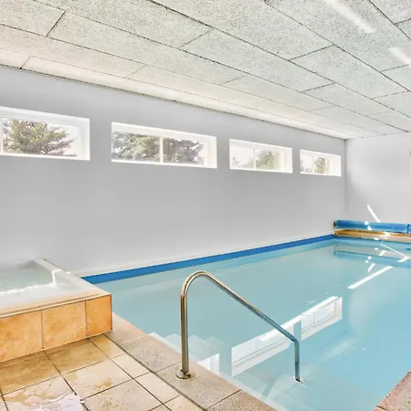 Holiday home 8 Bedroom Beautiful In Blavand