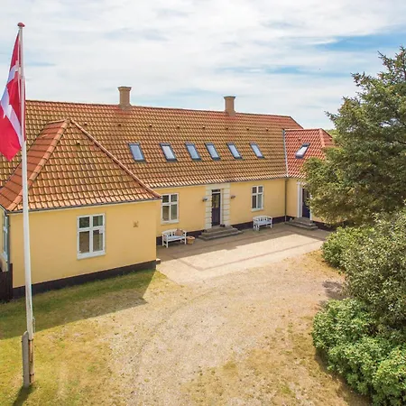 Holiday home 8 Bedroom Beautiful In Blavand