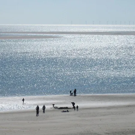 Holiday home 8 Bedroom Beautiful In